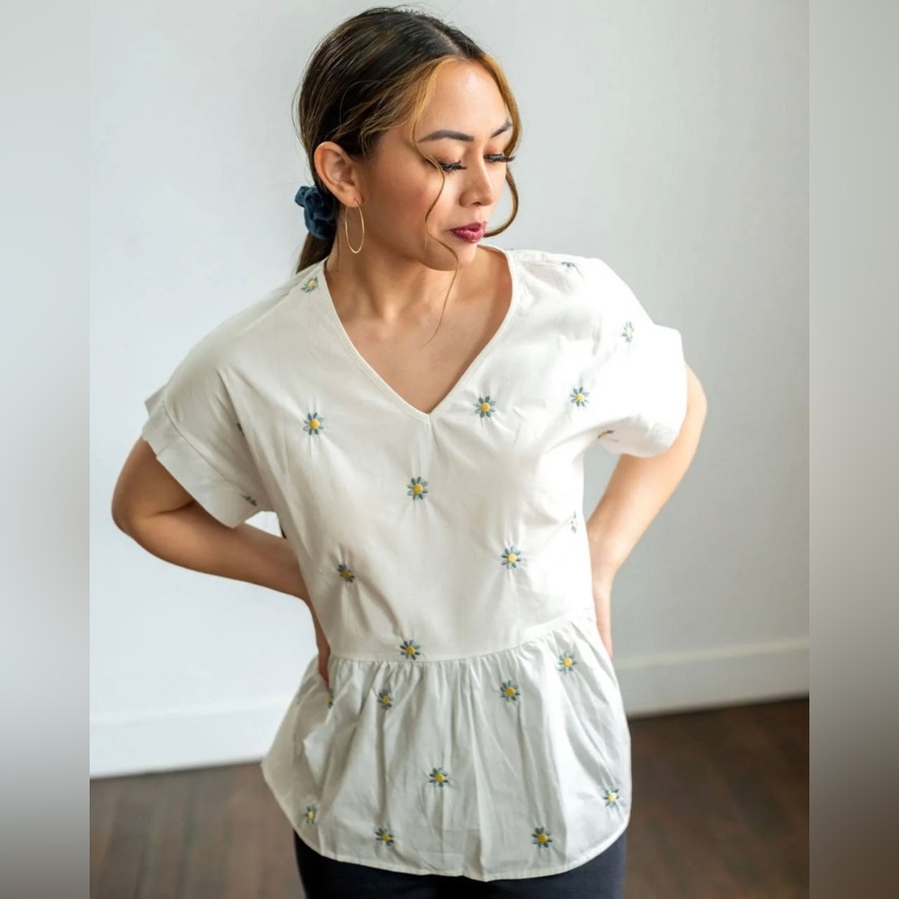 Tea n Rose white peplum blouse, lightly worn, size XL